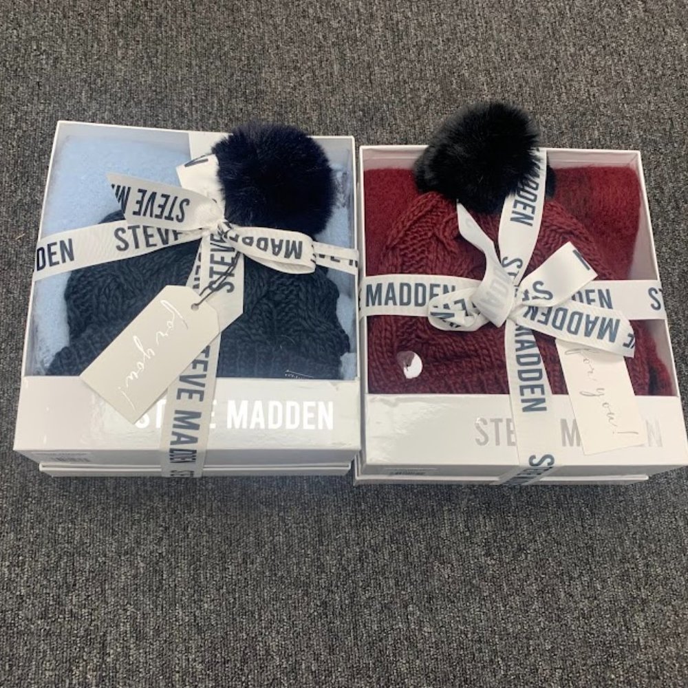 Lots of 2 x Steve Madden hats and scarf gift set
